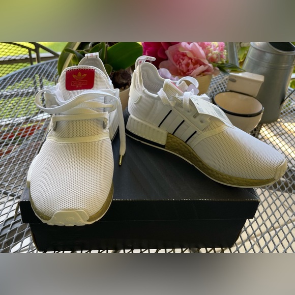 NMD R1 - Picture 2 of 2